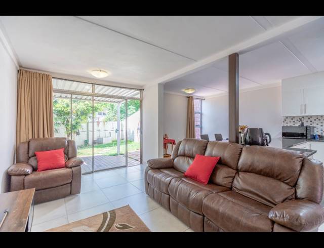 3 BEDROOM TOWNHOUSE TO LET IN UMGENI PARK